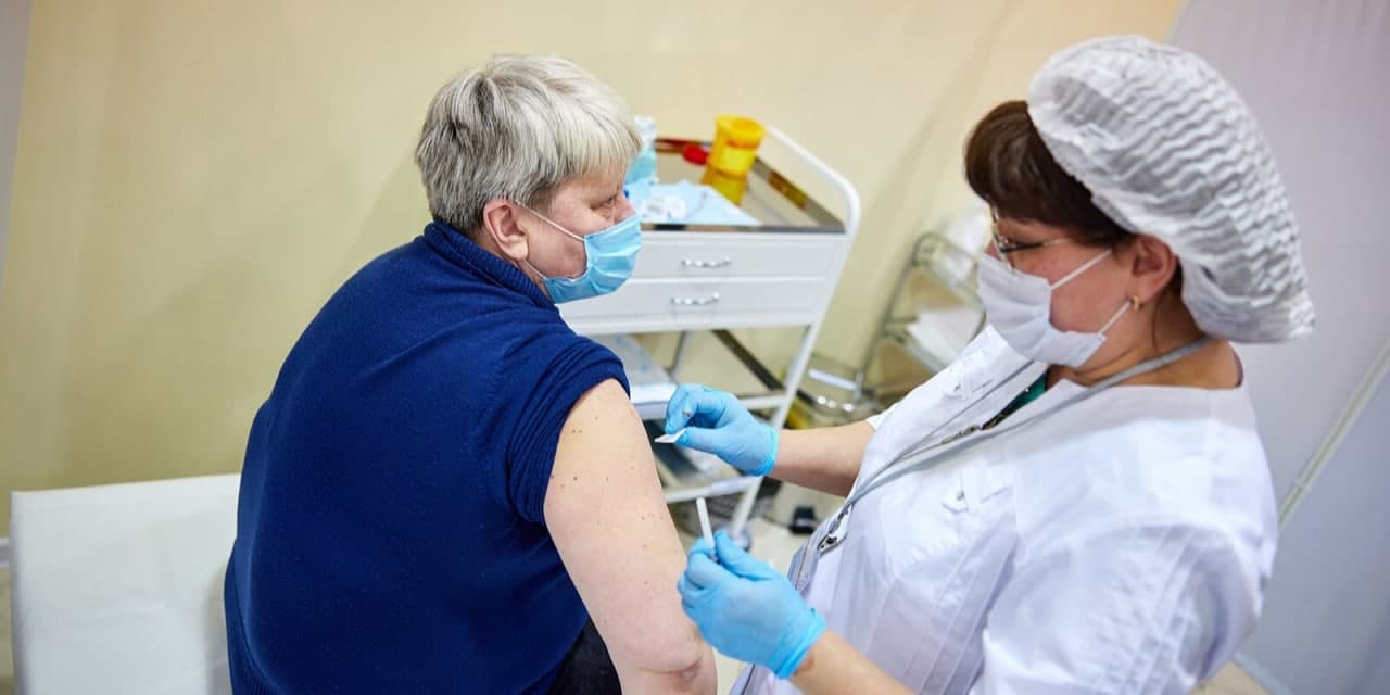 Юристы подтвердили законность решения об обязательной вакцинации в Москве