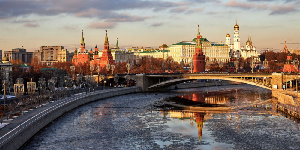 Писатель Сергей Лукьяненко поддержал решение Владимира Путина участвовать в выборах